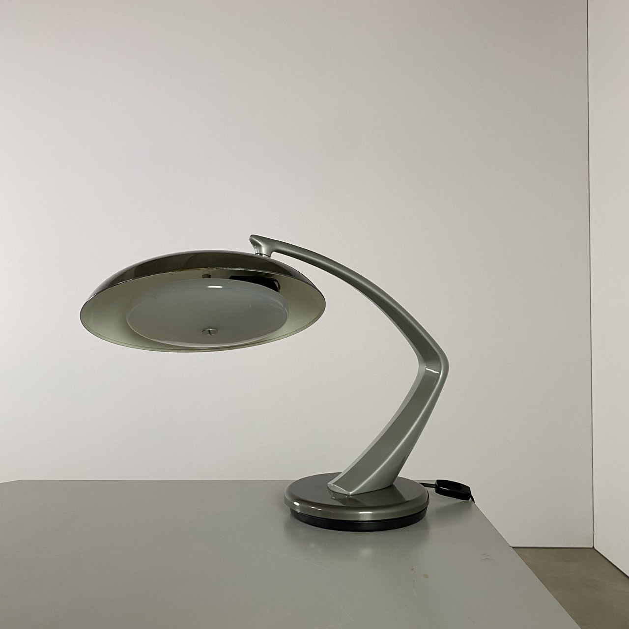 "Boomerang 64" Desk Lamp