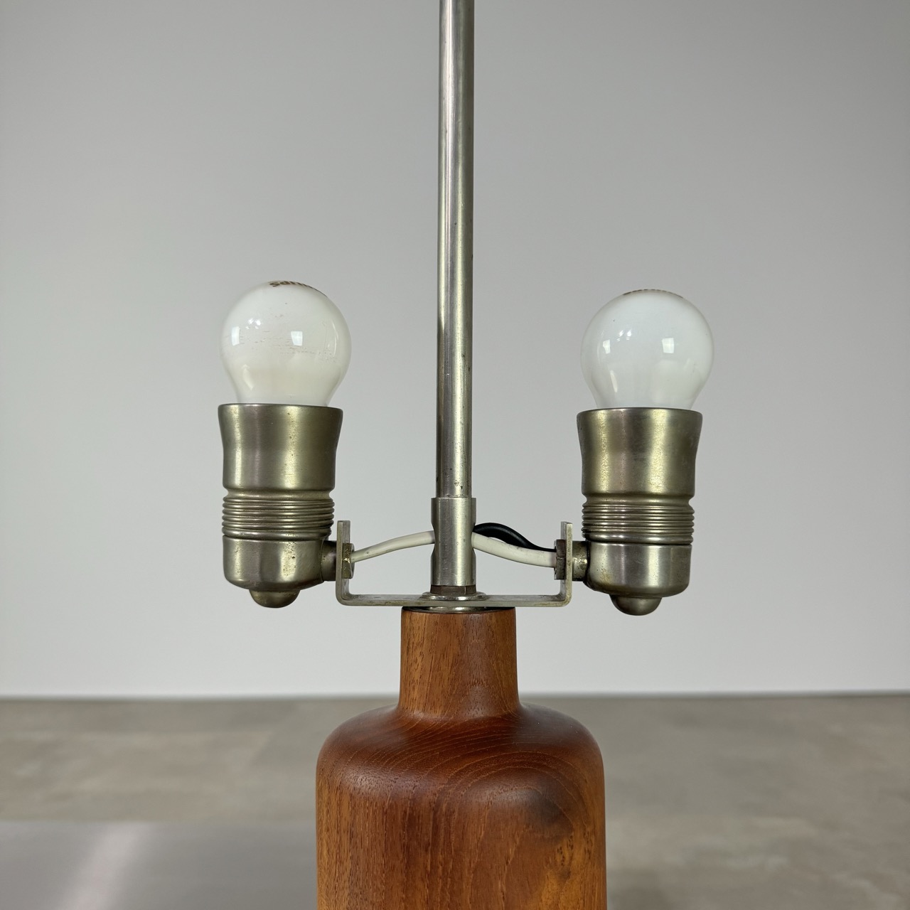 Mid-Mod Table Lamp