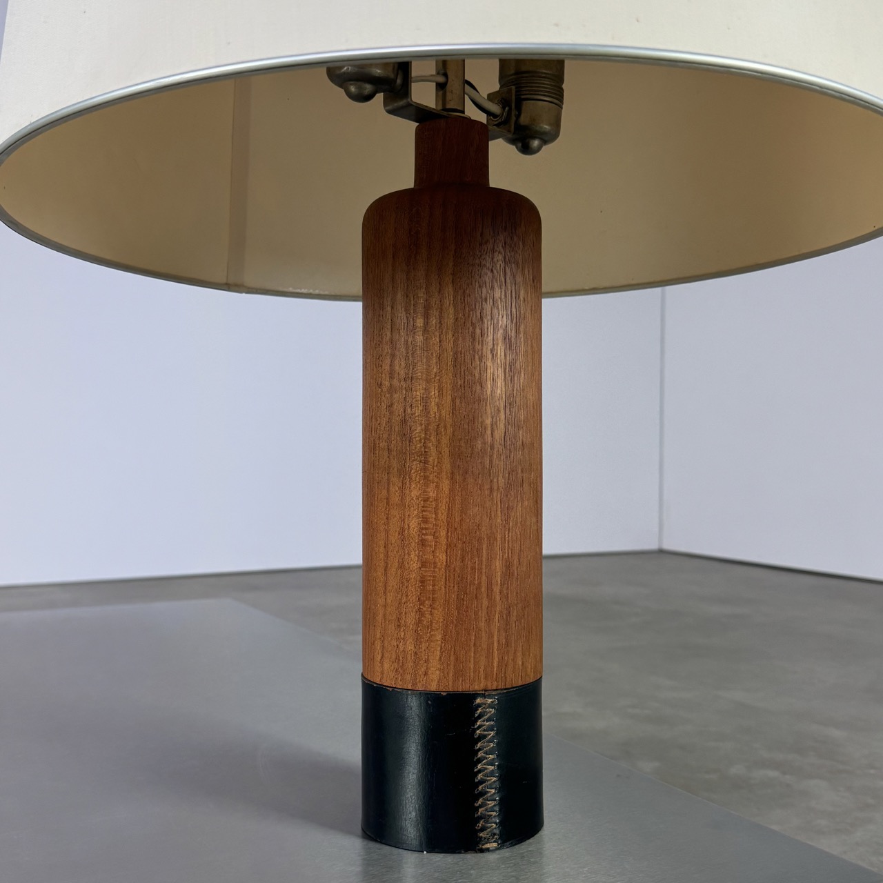 Mid-Mod Table Lamp